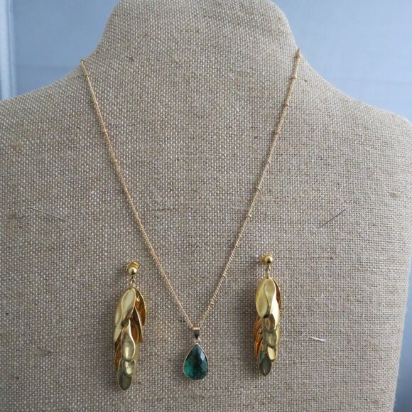 Avon Jewelry - Avon Gold and Green Necklace Set